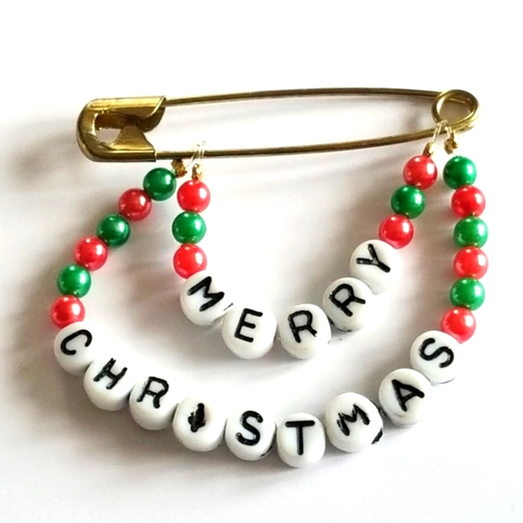 Handmade Merry Christmas brooch beaded letters safety pin red green - Picture 1 of 11